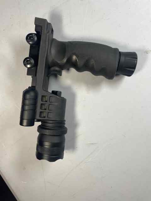 ADE Advanced Optics HG03 Foregrip Flashlight/Laser