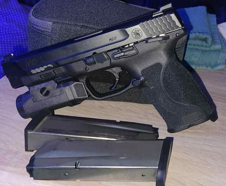 Smith &amp; Wesson M&amp;P 2.0. 45 cal