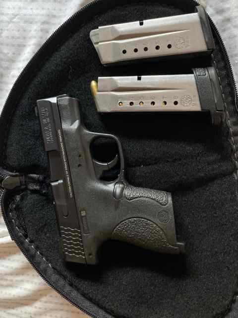 SMITH AND WESSON SHIELD 9mm 