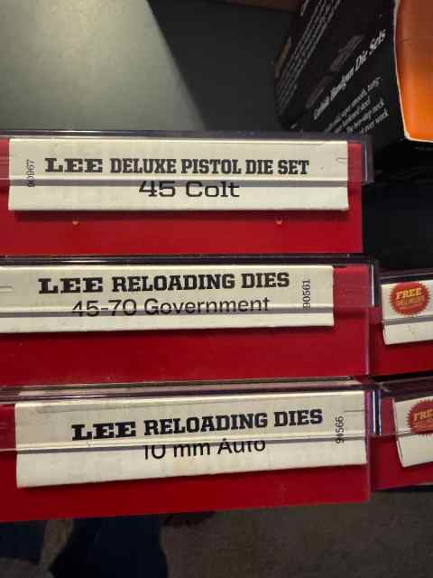 Reloading dies 