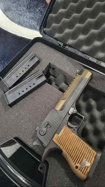 Desert Eagle XIX 44 Mag