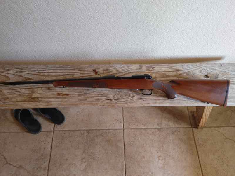 WINCHESTER MDL 70  FEATHERWEIGHT  30/06