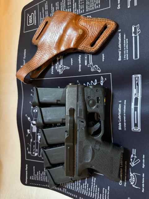 Glock 26 9mm w/ 5 Mags, TLR-6, Holster