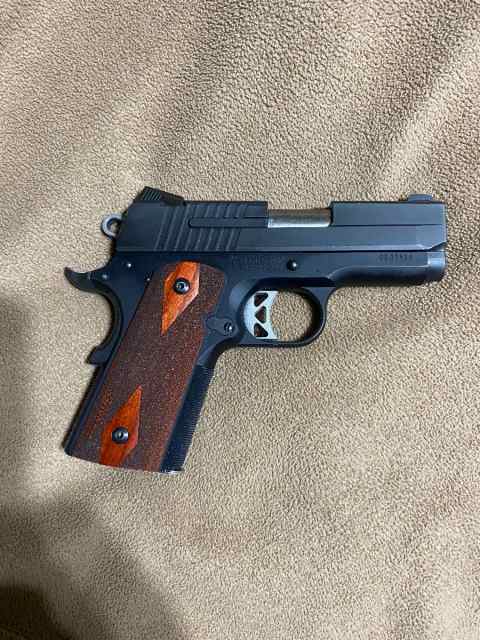 Sig Ultra compact.45