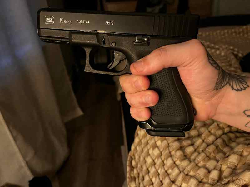 Glock 19 Gen 5 flared magwell ext slide release