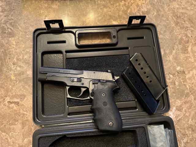 W German Sig P220 Fs