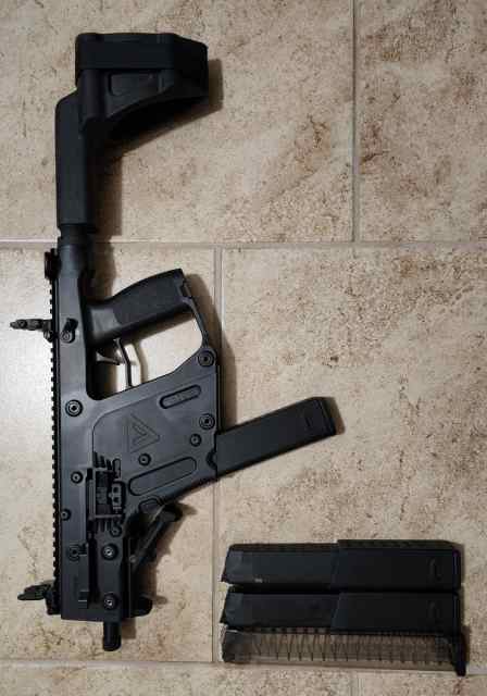 Kriss vector .45 and 800 rounds of .45 ammo. 