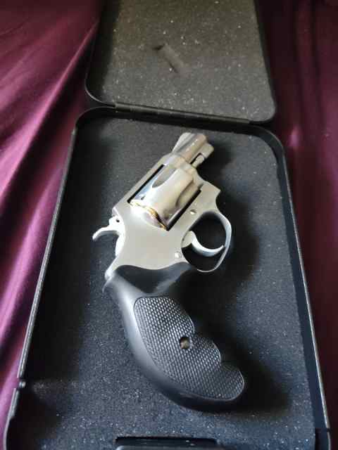 Smith &amp; Wesson 38 special snub nose classic