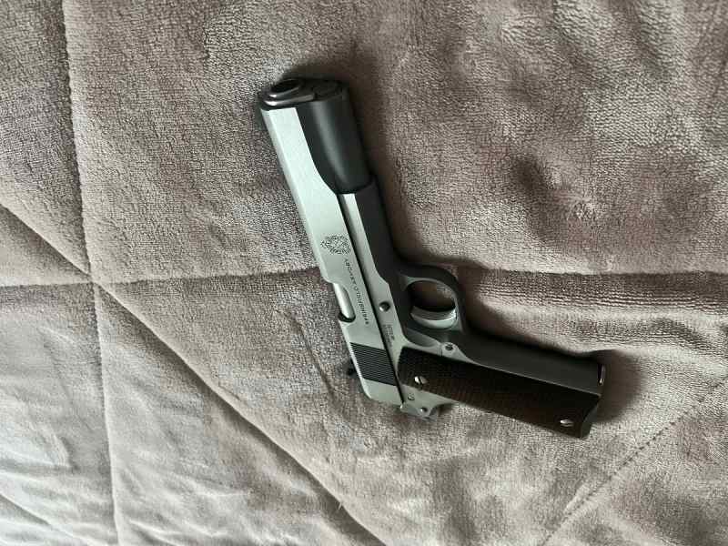 Springfield armory 1911 Mil-Spec (stainless)