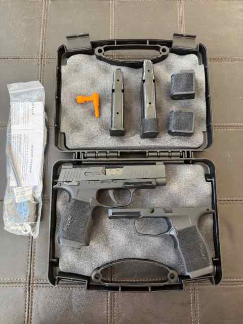 Sig Sauer P365XL-MS w/2 Mags extra grip and extras