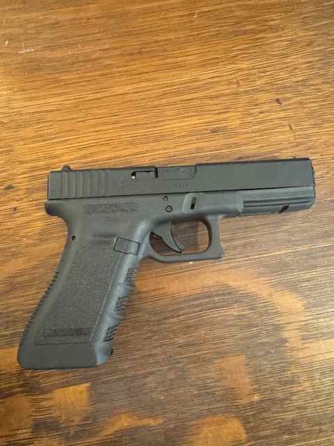 Glock 22 - Gen 3 - .40 cal - VGC $500