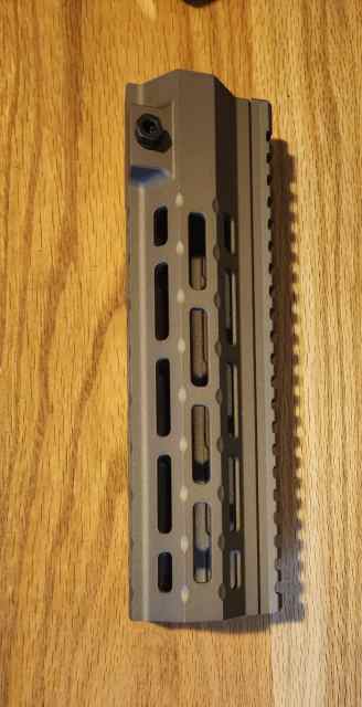 Midwest Industries MR556 9&quot; handguard FDE