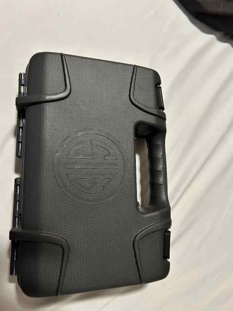 SIG P365 XL Case + Papers and Gun Lock
