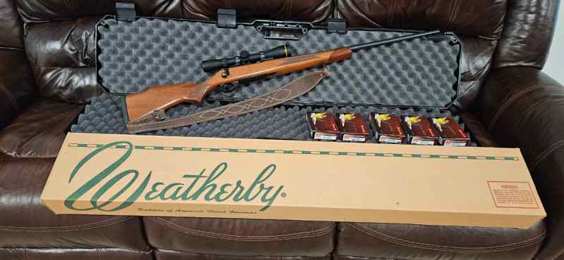 Weatherby Vanguard Deluxe 30-06 w/Leupold scope