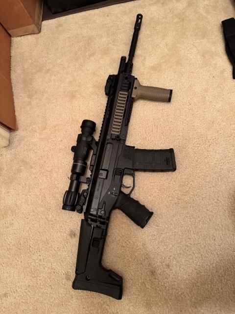 Bushmaster ACR ADAPTIVE COMBAT READY 5.56