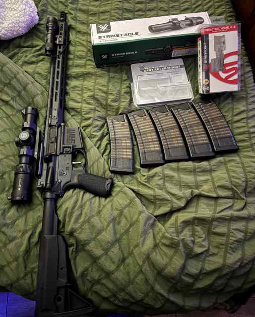 Springfield Saint Victor with lots of extras. 