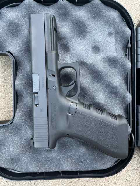 Gen 3 Glock 17 (Trijicon HD-XR Nights) 