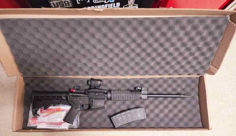 New M&amp;P 15 Sport II w/ CT Green/Red Dot and extras