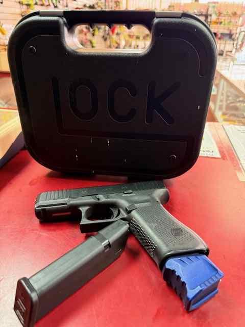 GLOCK 45 - G45 Gen5 9mm Compact 17-Round Pistol