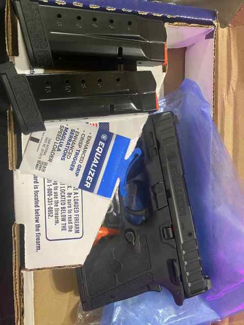 S&amp;W equalizer 9 mm 