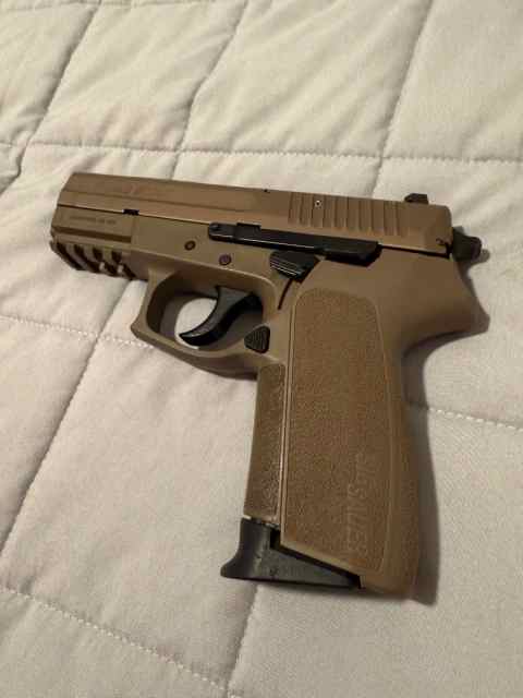 Sig Sp2022 FDE 9mm 