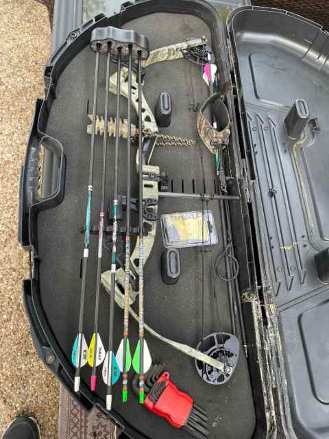 DIAMOND ARCHERY RAZOR EDGE YOUTH BOW